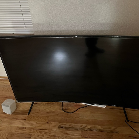Samsung TU 8300 curved 55 inches - Picture 4 of 6